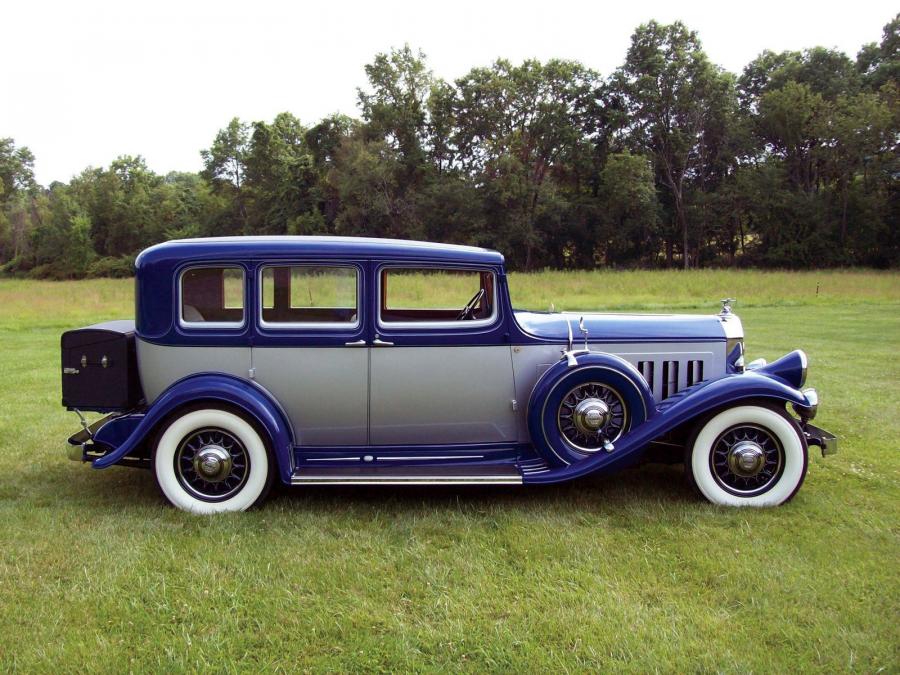  Pierce-Arrow Twelve Model 53 Touring Sedan 1932 года  (фото 4 из 6)